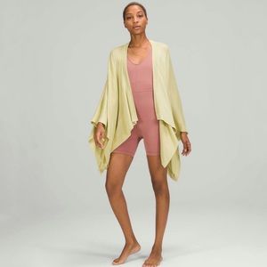 Lululemon |‎ Open Mind Wrap in Dew Green One Size